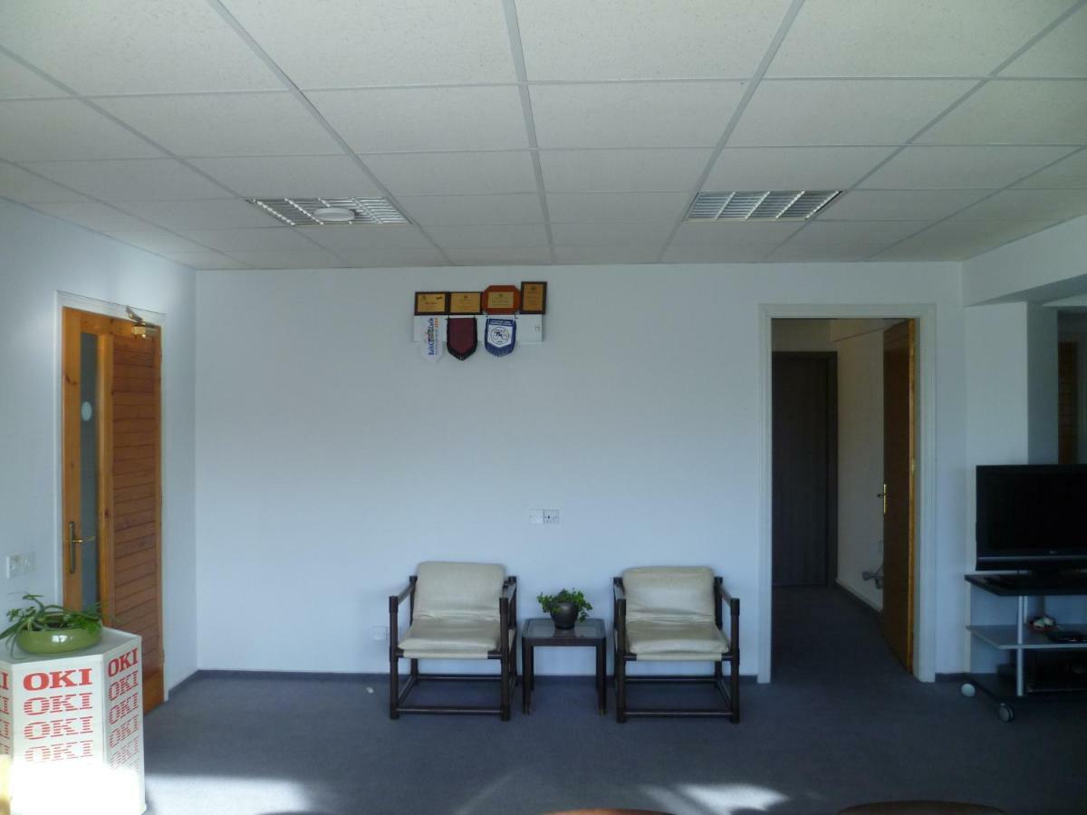 Datacom Guest House Nikosia Bagian luar foto
